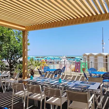Hotel Cola Frontemare Bellaria-Igea Marina Exterior foto