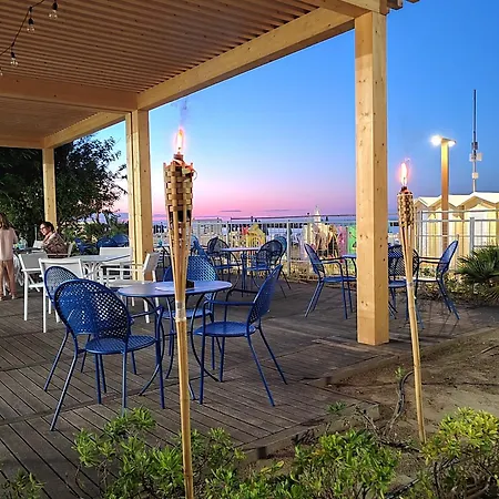 Hotel Cola Frontemare Bellaria-Igea Marina Exterior foto
