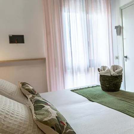 Hotel Cola Frontemare Bellaria-Igea Marina Exterior foto