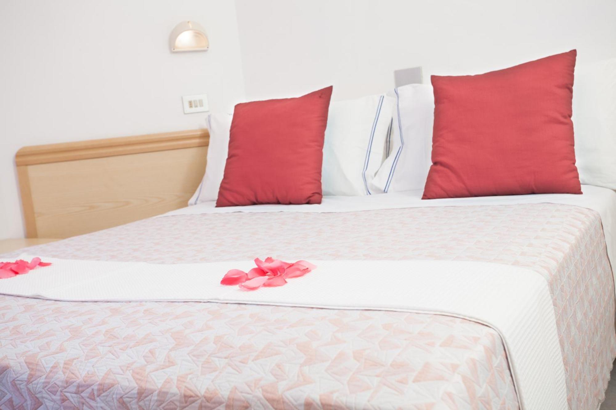 Hotel Cola Frontemare 3*