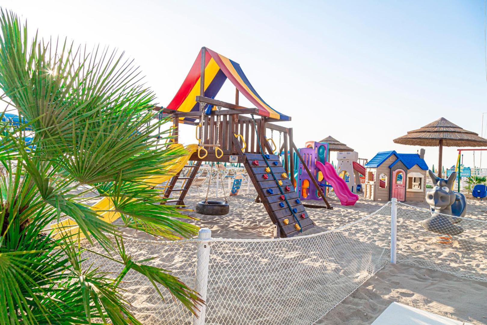 Hotel Cola Frontemare 3*