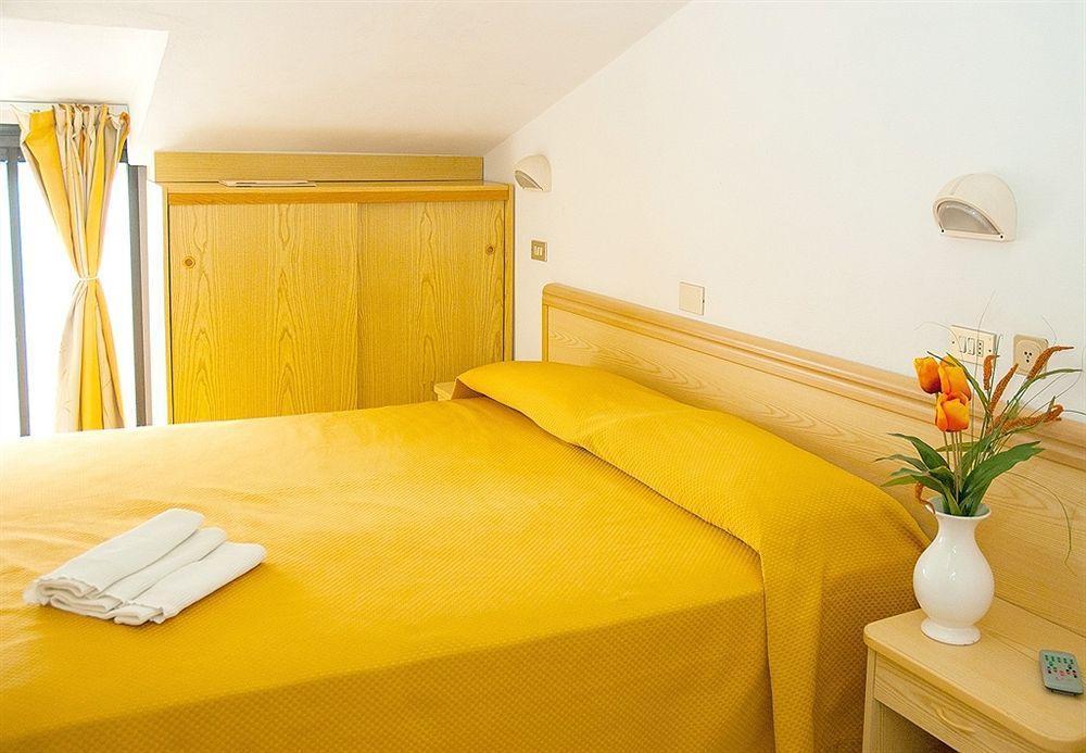 Hotel Cola 3*